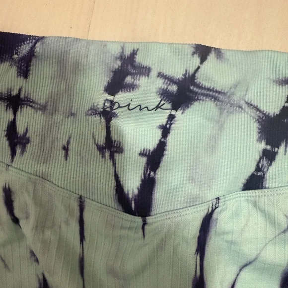 VS PINK Leggings NWOT - Picture 2 of 5